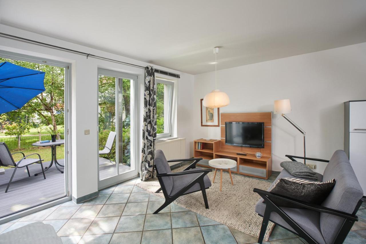Ferienwohnungen Haus Am Deich Prerow Exterior foto